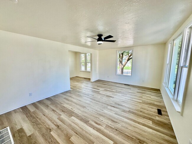 Foto del edificio - New on the Market!