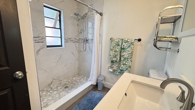 Foto del edificio - 855 Sunridge Point Dr