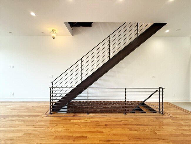 Foto del edificio - 333 Tompkins Ave