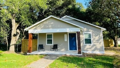 Building Photo - 2643 Stillwell Ave