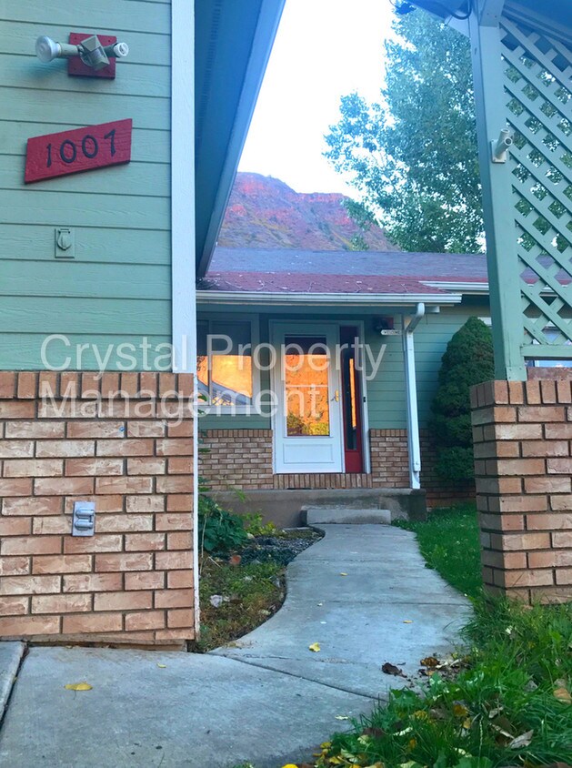 Primary Photo - 1007 Park West Dr