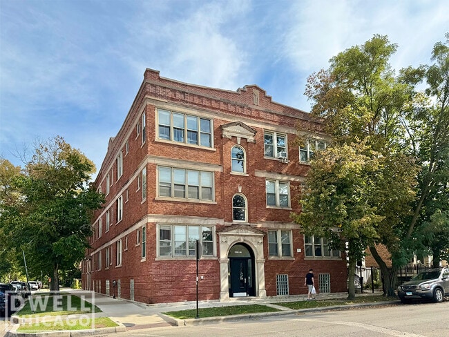 Foto del edificio - 3445 W Schubert Ave