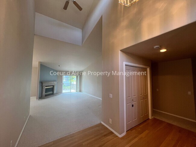 Foto del edificio - 2 bed, 2 bath townhouse near Avondale Golf Course!