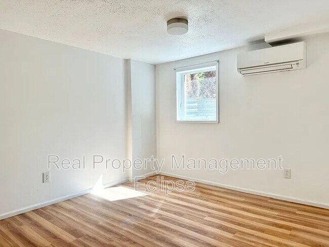 Foto del edificio - 295 NW Cherry Pl