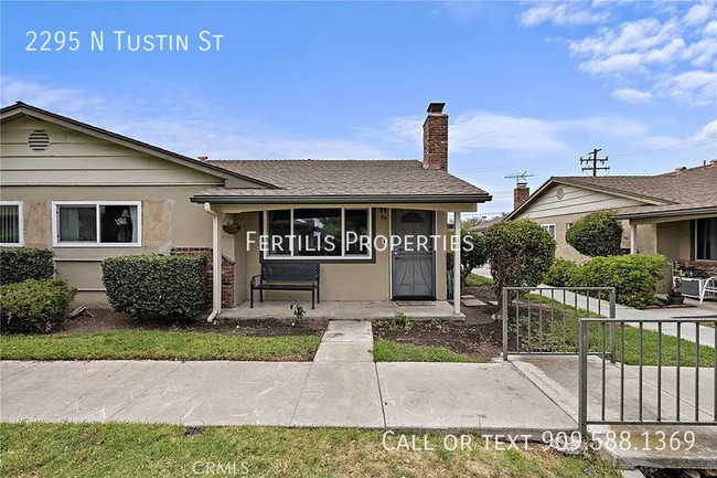 Foto del edificio - 2295 N Tustin St
