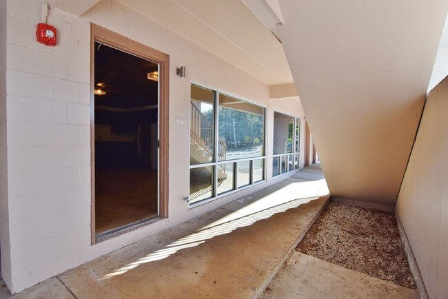 Building Photo - 310 Blount St