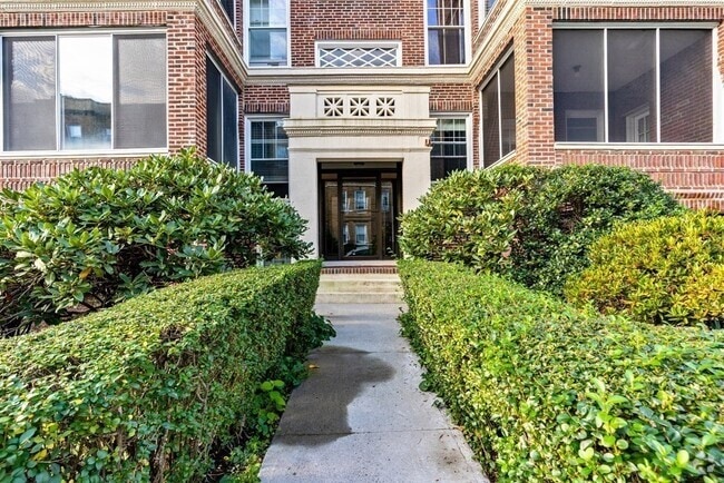Building Photo - 5 Vinal St