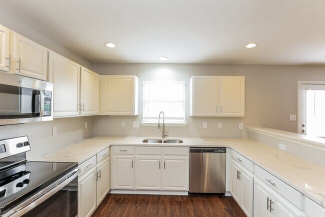 Building Photo - 5005 Whisper Cove