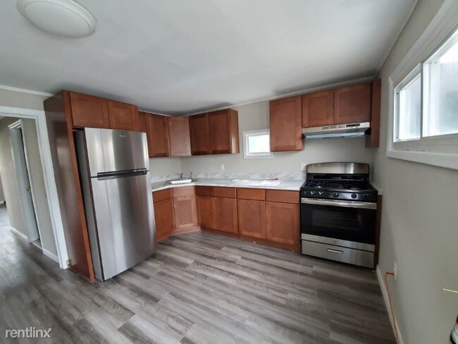 Building Photo - 3 br, 3 bath House - 748 Hilltop Ave