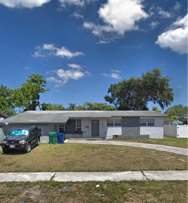 Building Photo - 19721 NE 11th Pl
