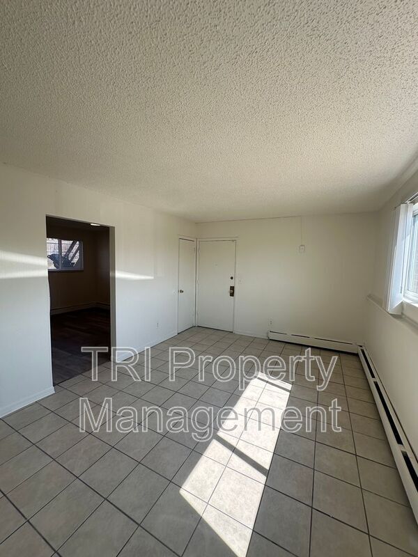 Building Photo - 3027 Denver St