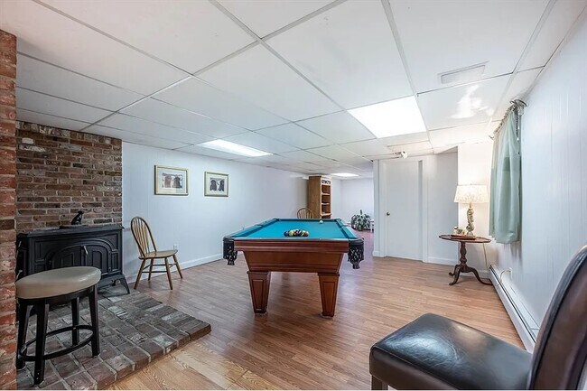 Foto del edificio - 102 Hillside Rd