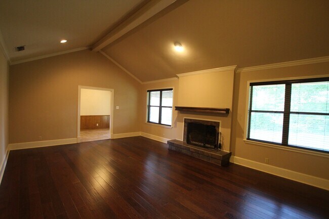 Foto del edificio - Coming Soon! 3-bedroom, 2-bathroom gem!