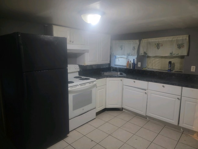 Building Photo - 78 Yaphank Ave