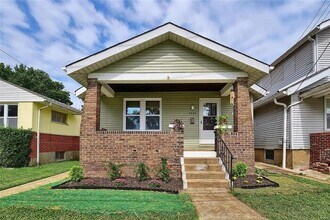Building Photo - 5033 Ulena Ave