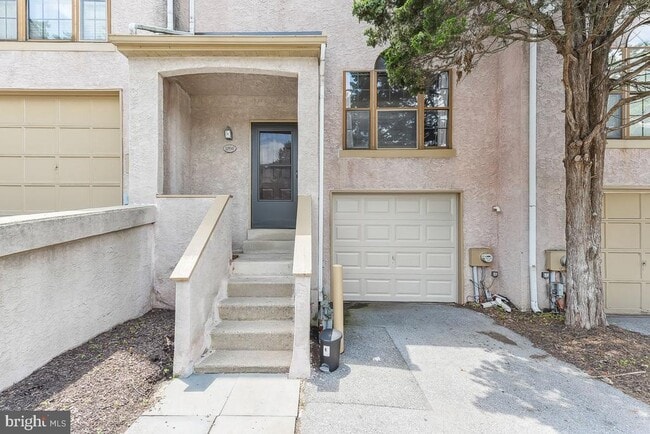 Building Photo - 3204 Stoneham Dr