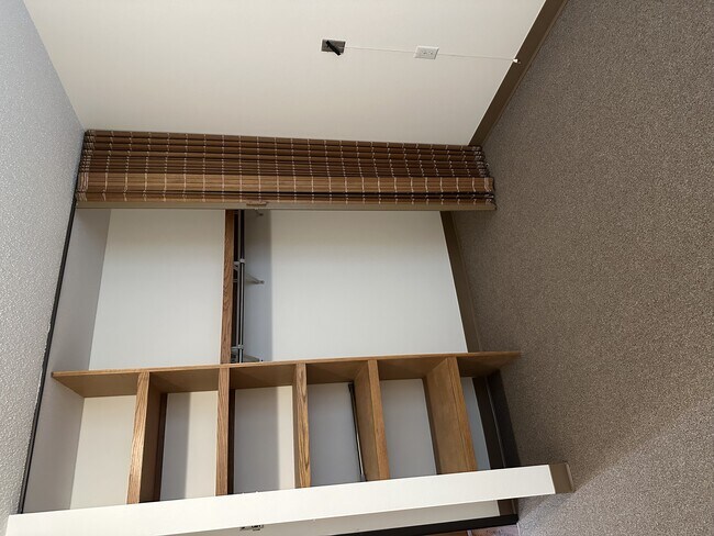 Foto del edificio - Valley Pines Apartments