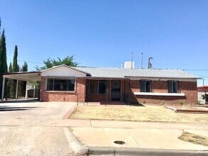 Building Photo - 10387 Yellowstone St