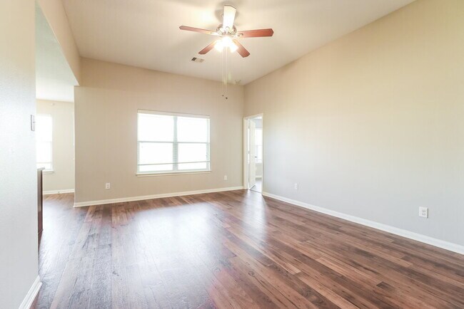 Foto del edificio - 5719 Rocky Trail Dr