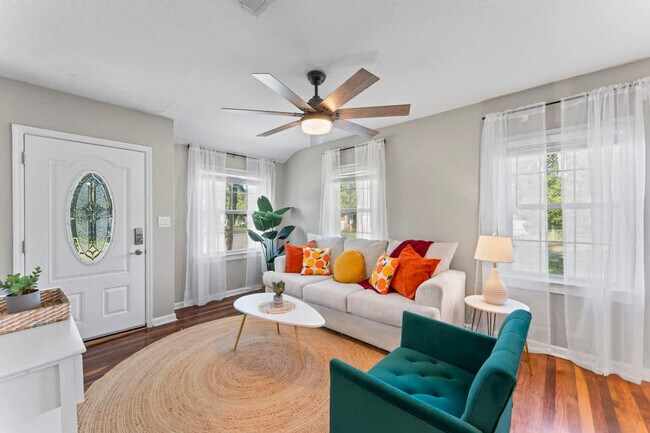 Foto del edificio - 4860 Riverdale Rd