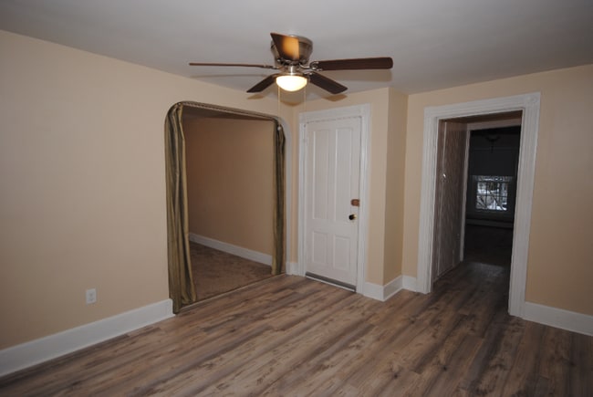 Building Photo - 79 School St