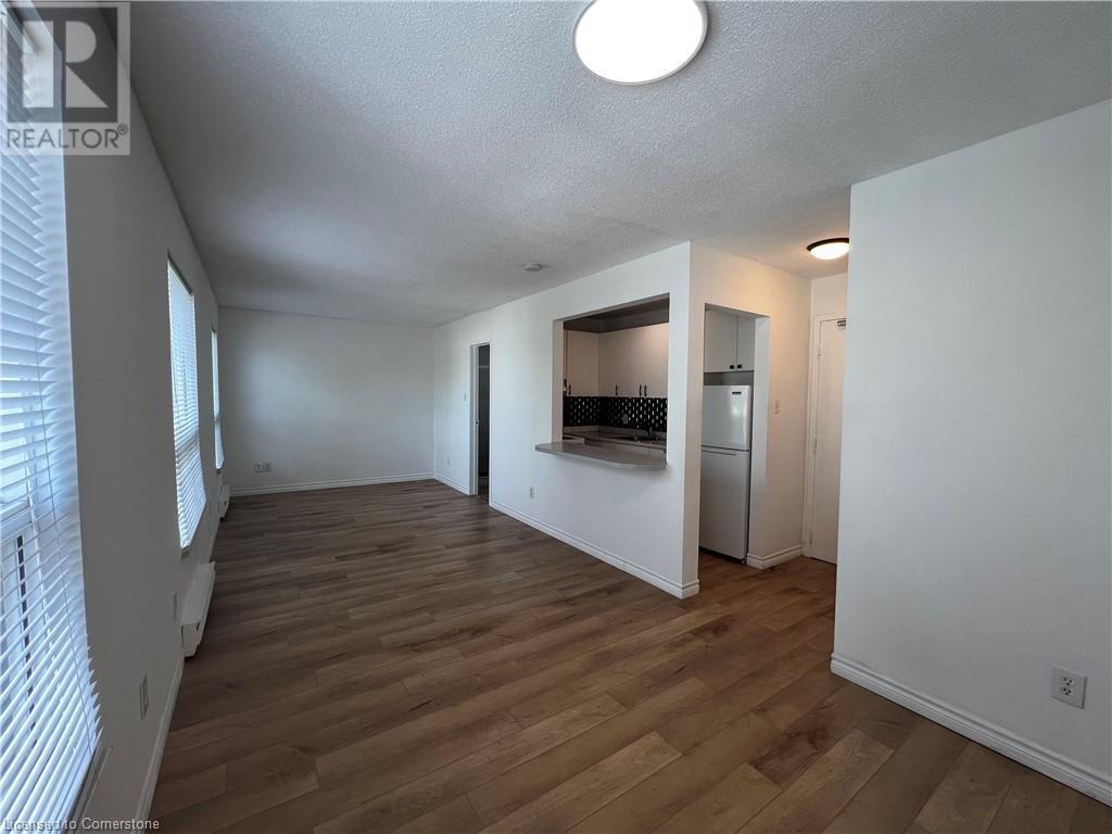 Photo principale - 102 Greensides Ave