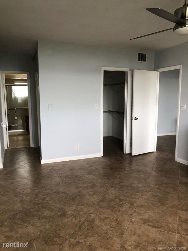Building Photo - 3181 S Ocean Dr