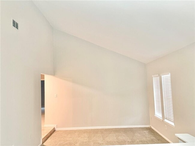 Building Photo - 2046 Oak Park Ln