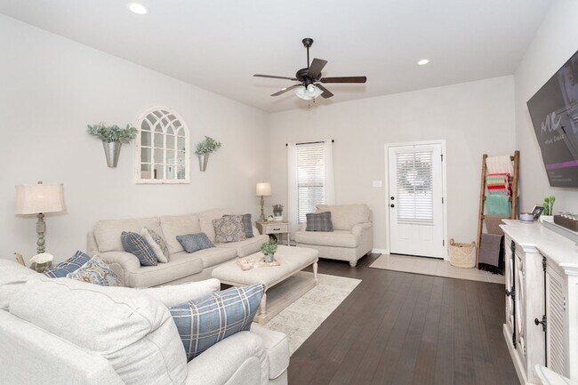 Foto del edificio - 38337 Brown Rd