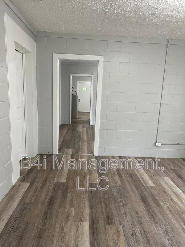 Foto del edificio - 905 East 8th Street