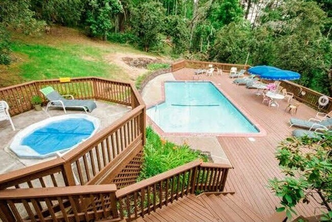 Foto del edificio - 2 br, 1.5 bath House - 138 Treehill Loop