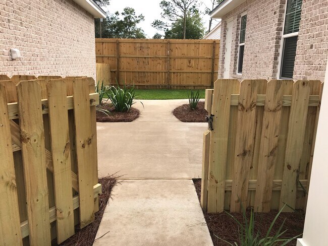 Foto del edificio - 311 Bailey Dr