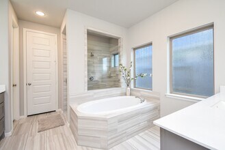 Building Photo - 31443 Splitting Willow Ln