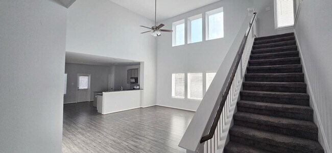 Foto del edificio - 10050 Pine Valley Ct