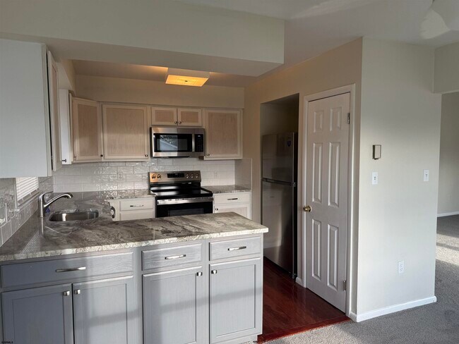 Building Photo - 33 Lighthouse Dr