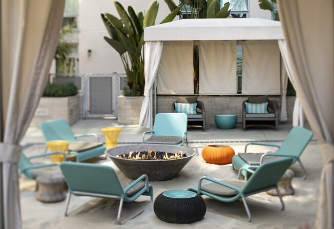 Foto del edificio - Nova Apartment Homes