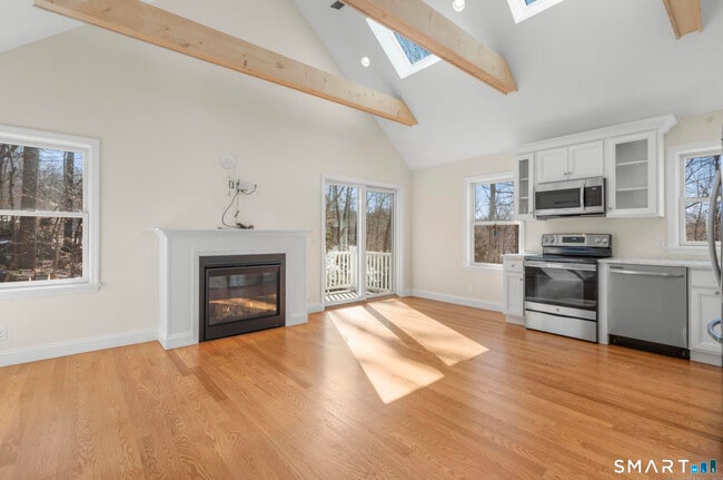 Building Photo - 18 Madeline Dr