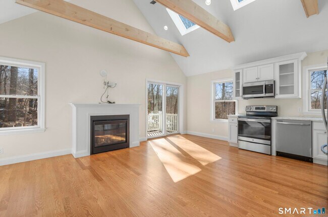 Foto del edificio - 18 Madeline Dr