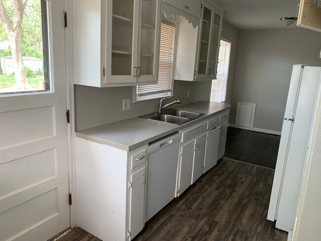 Foto del edificio - $900 - 2 bedroom/ 1 bathroom - Single fami...