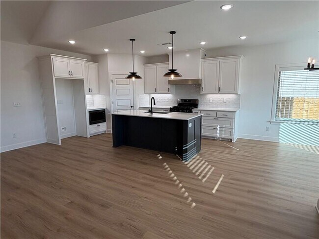 Foto del edificio - 7009 SW Basswood Ave