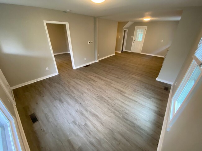 Building Photo - Campbell Estate : ** MOVE IN SPECIAL**