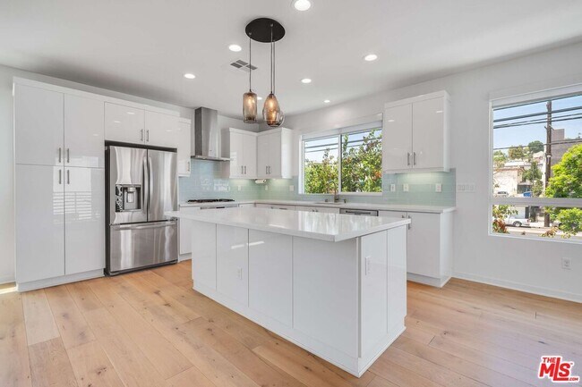 Foto del edificio - 4320 N Eagle Rock Blvd