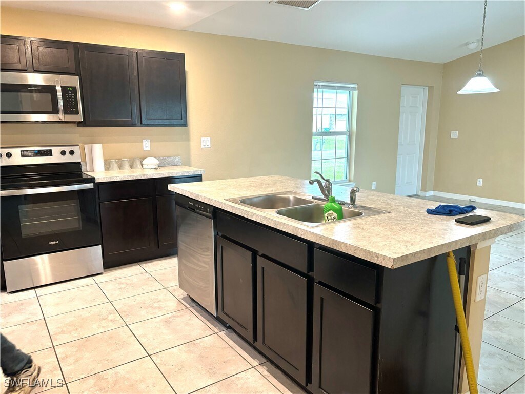 Foto principal - 1825 NW 8th Pl