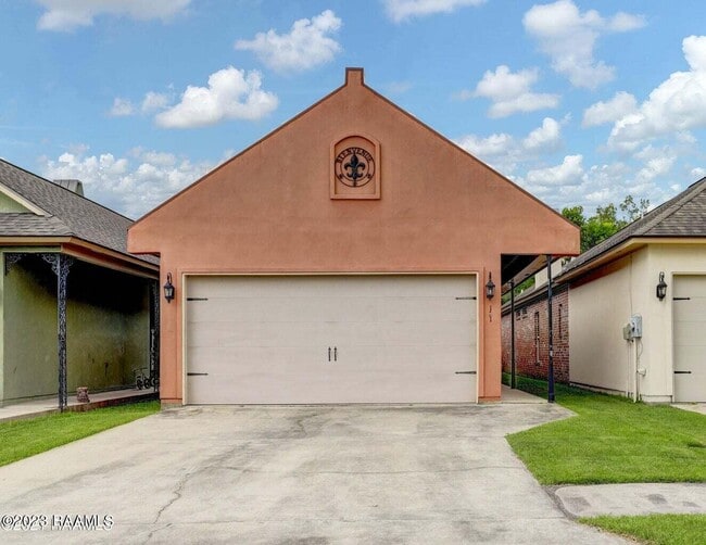 Building Photo - 121 Flagg Pl