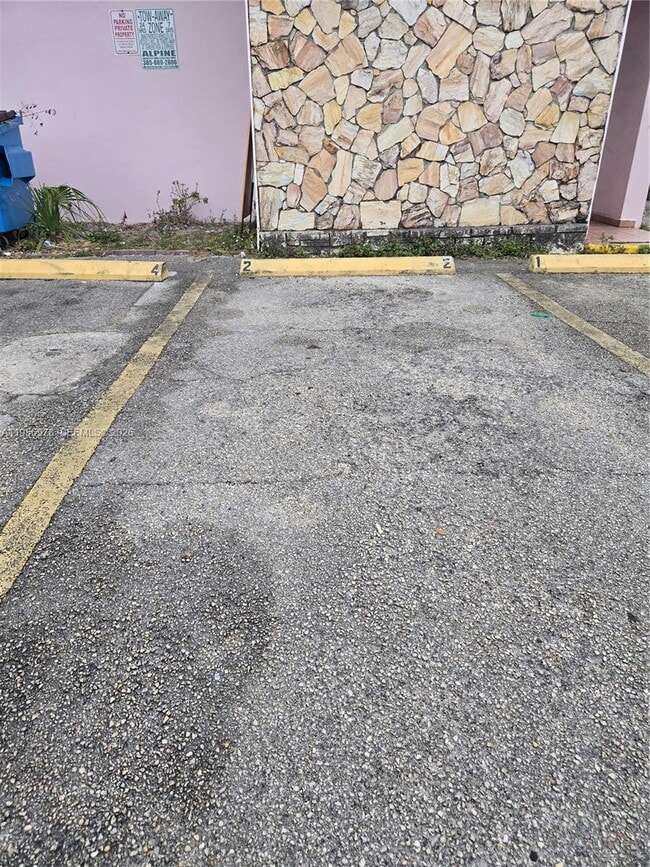 Foto del edificio - 15 W 9th St