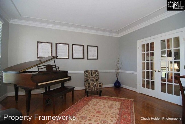 Building Photo - 121 Cowdray Park