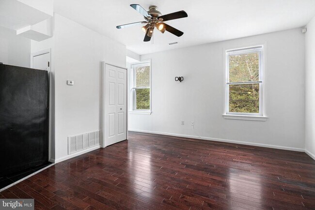 Foto del edificio - 308 N 39th St