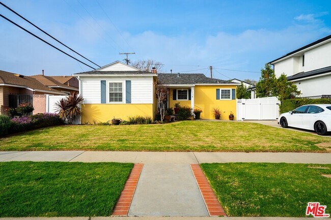 Foto del edificio - 12719 Rose Ave