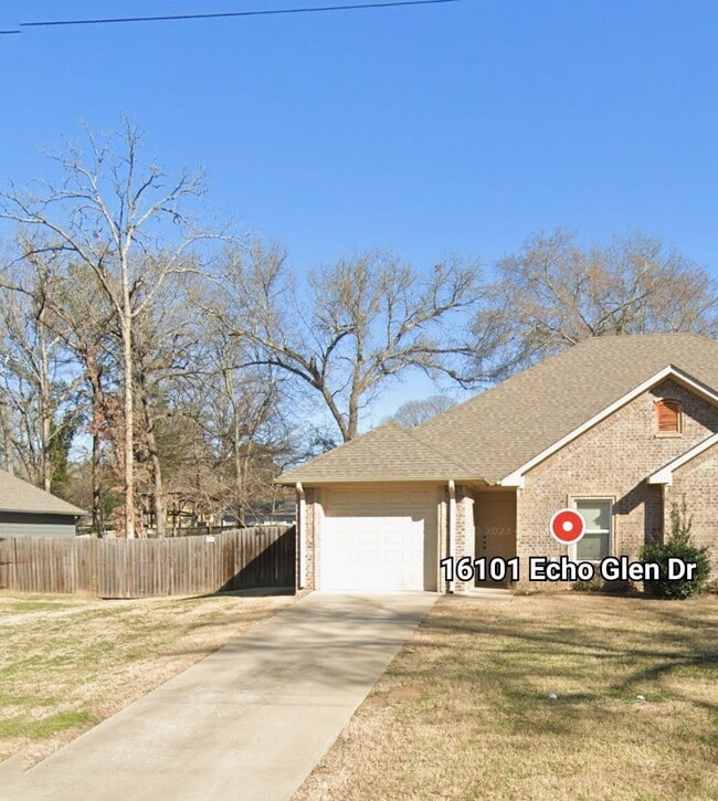 Building Photo - 16101 Echo Glen Dr