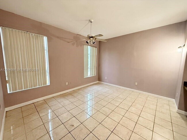 Foto del edificio - 7400 W 20th Ave